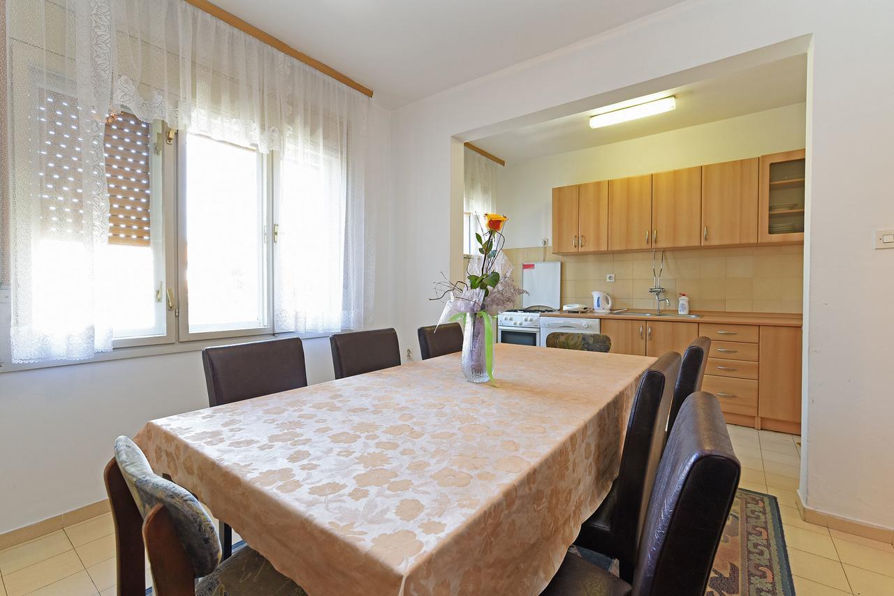 Apartments Josip 74 พูลา ภายนอก รูปภาพ