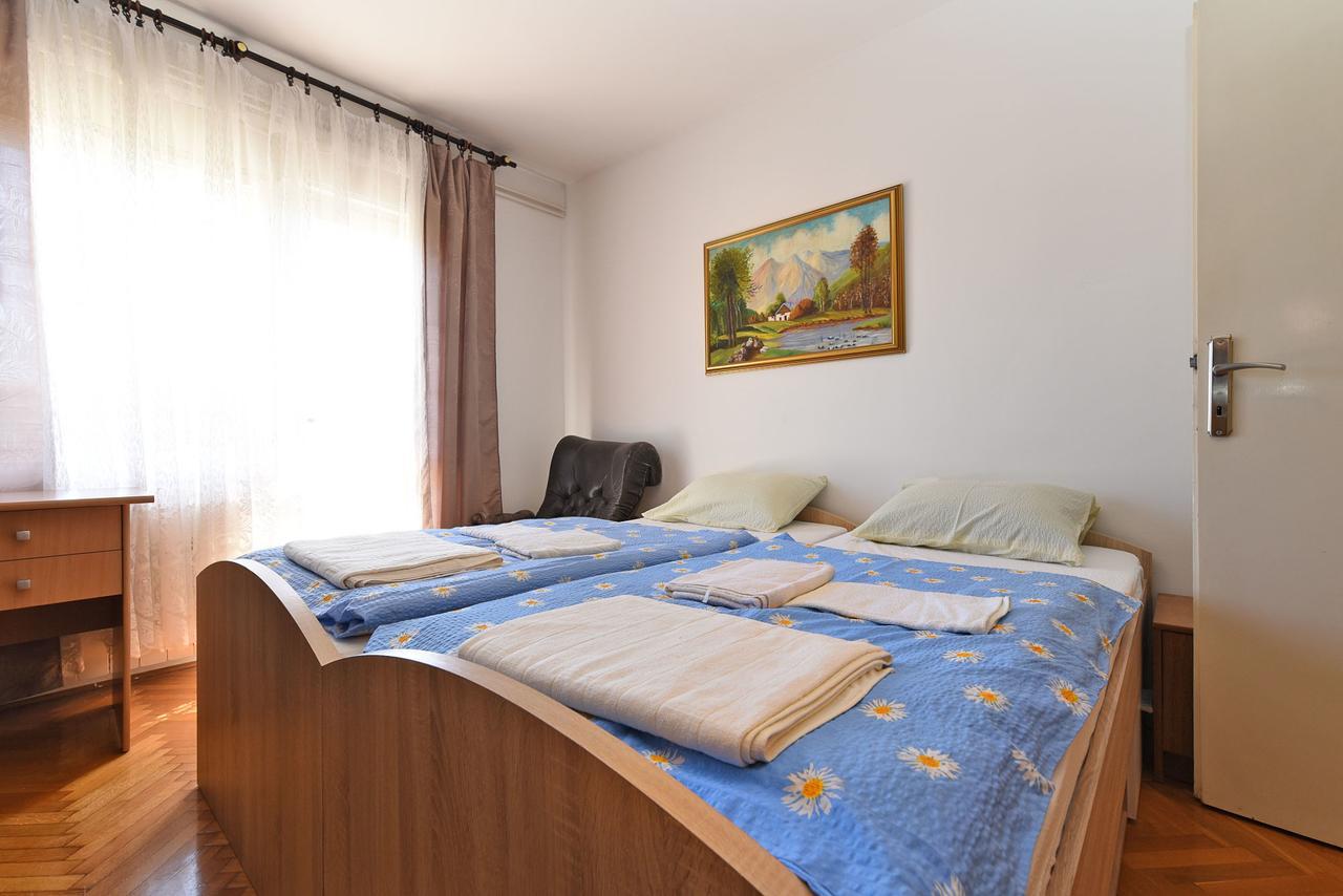 Apartments Josip 74 พูลา ภายนอก รูปภาพ